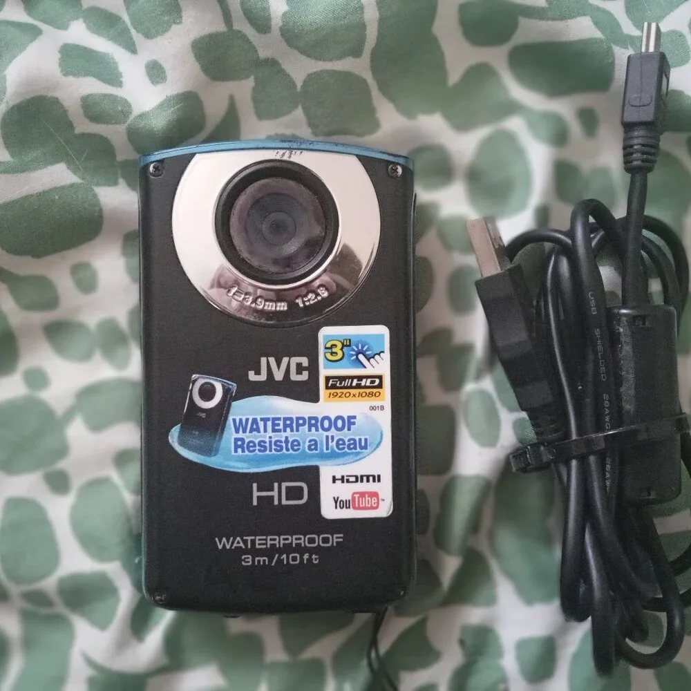 JVC Picsio water proof full HD hdmi includes 8gb sandisk sd card